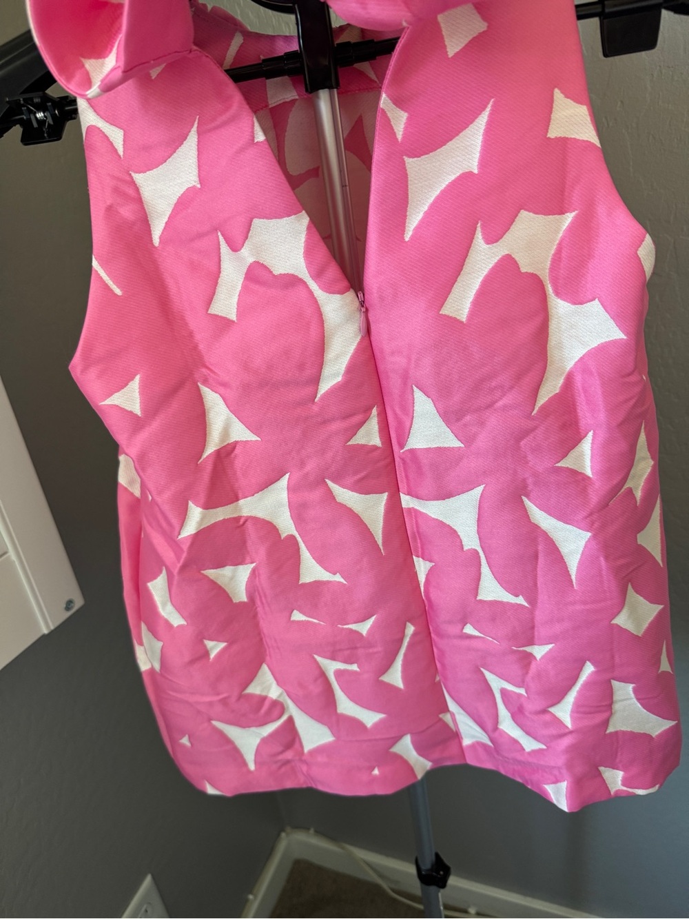 TUCKERNUCK Pink Italian Floral Jacquard Mason Blouse Tie Back Mock Neck - XSmall - Picture 8 of 14